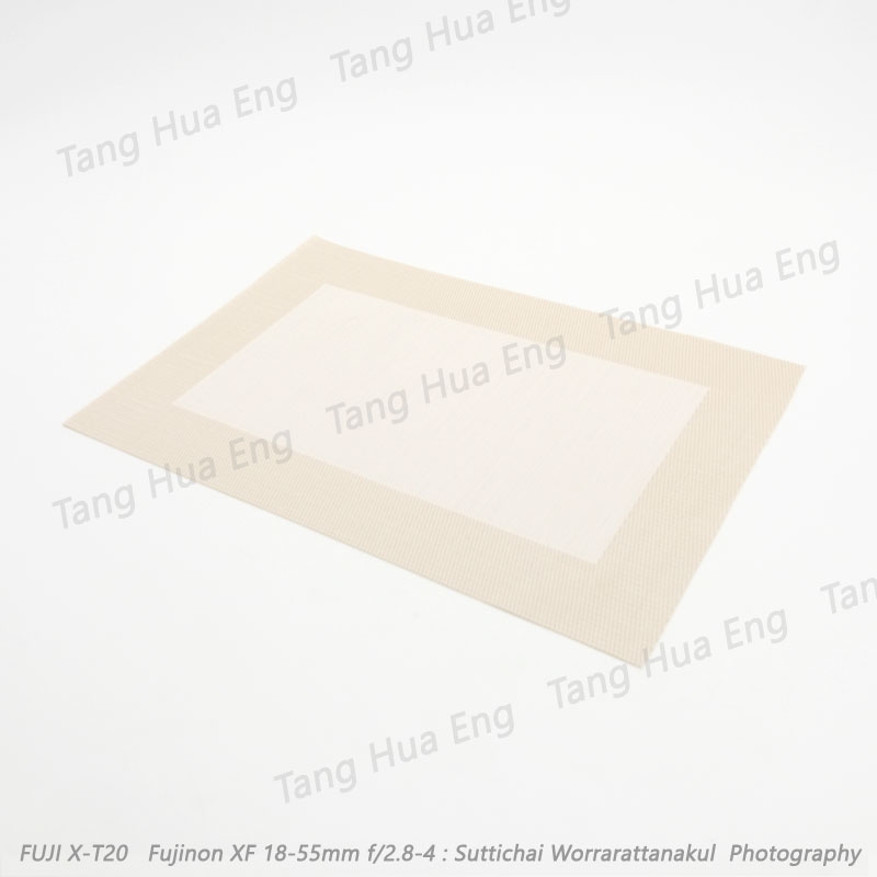 แผ่นรองจาน เทคไลน์ 30x45 ซม. MT-596