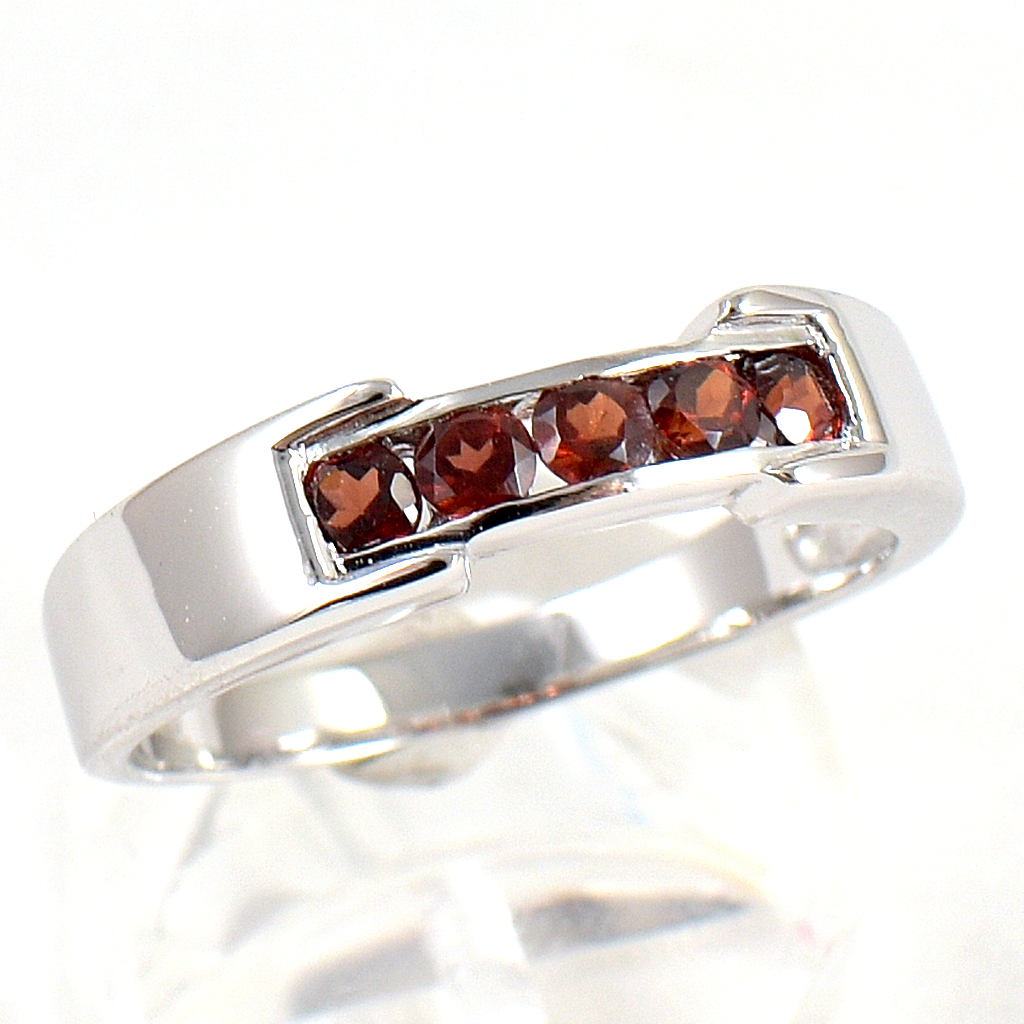 แหวนเงินแท้ราคาถูกชุบทองคำขาว โกเมนแท้ 0.60 กะรัต งานประณีตสวยงาม สั่งผลิตค่ะ