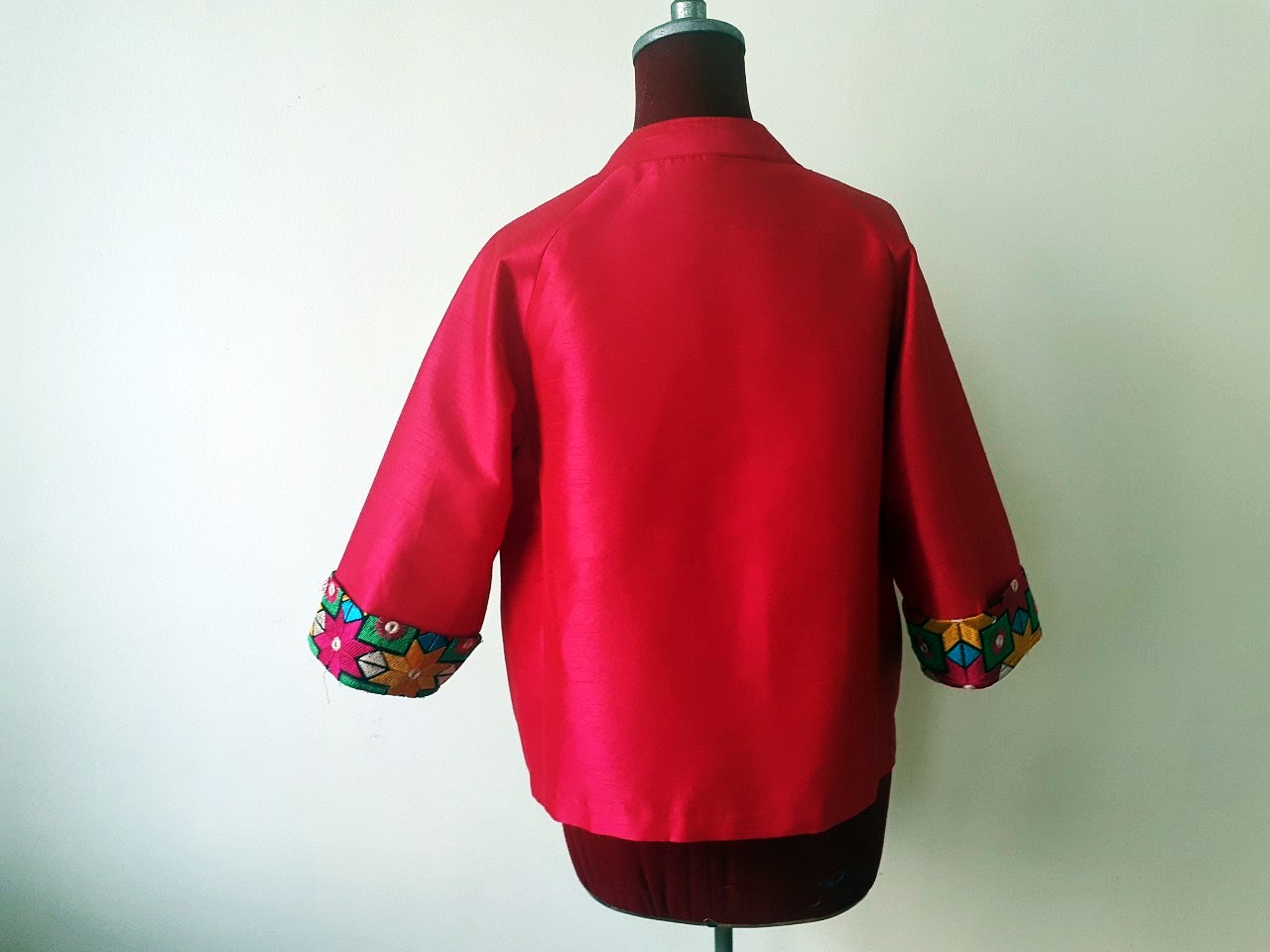 SIVA เสื้อคลุ้มผ้าไหมไทยตกแต่งวัสดุเหลือใช้ SIVA (ส่งฟรี) ดำ,น้ำตาล,ชมภู่,ฟ้า,แดงเลือดหมู M,L,XL,XXL