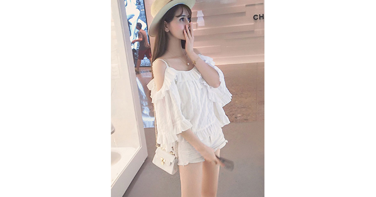 เสื้อแฟชั่นแขนสั้น แต่งสายเดี่ยว แบบสวยหวานสไตล์เกาหลี-2 ไซส์ M,L รหัส 1581