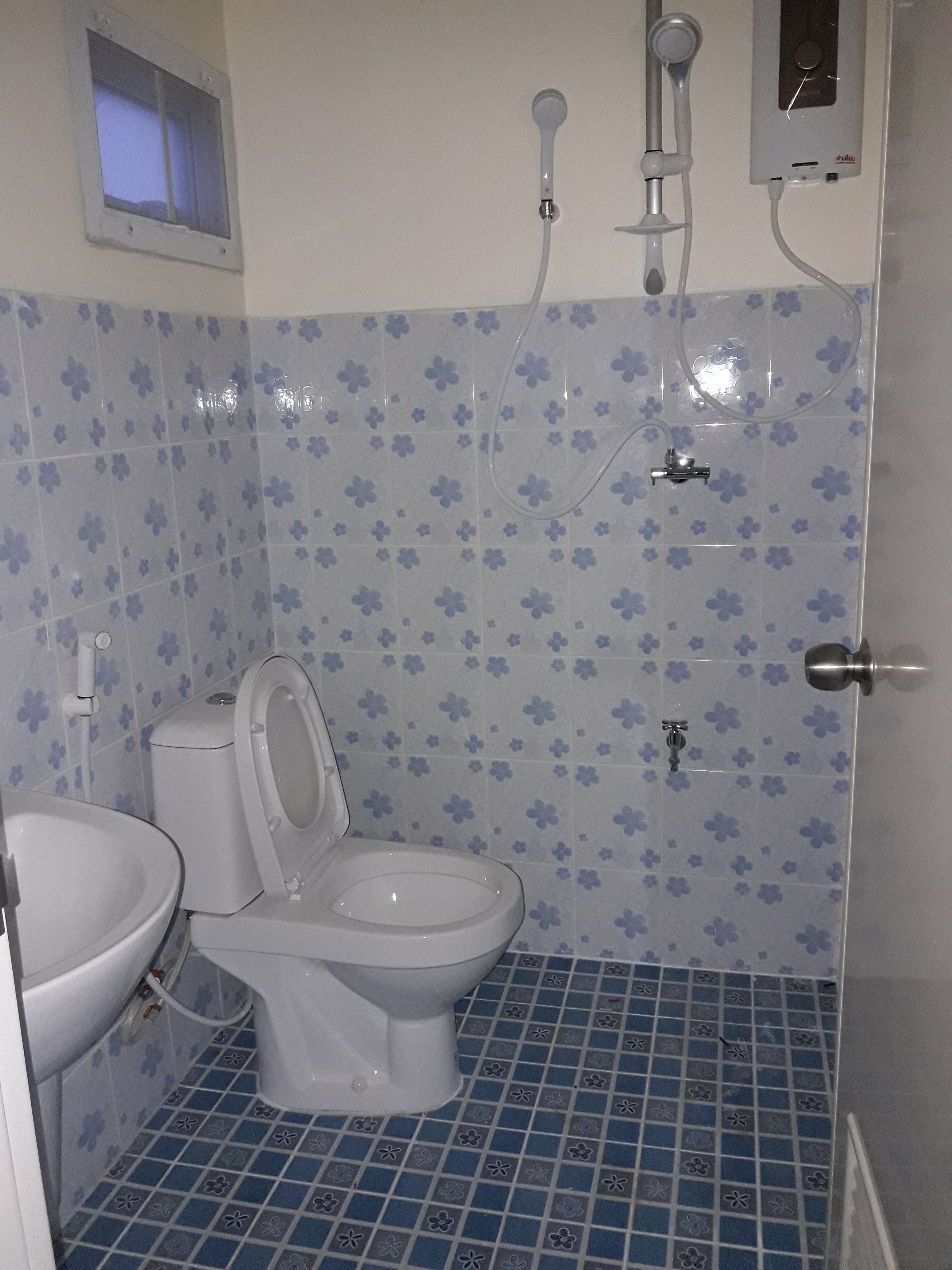 2นอน1นั่งเล่น รวมติดตั้งเทพื้น