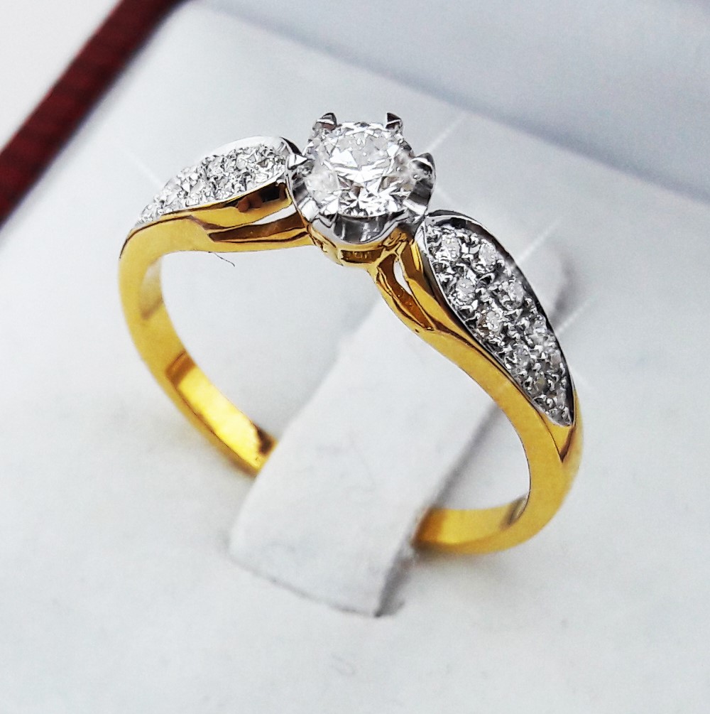 สั่งผลิตเพชรเบลเยี่ยมคัท แหวนแต่งงาน แหวนหมั้น ใส่เที่ยว ออกงาน แหวนทองคำ 18K เพชรแท้ 0.33 กะรัต 2.50 กรัม น้ำ 99 ราคาถูกมาก มีใบรับประกันค่ะ