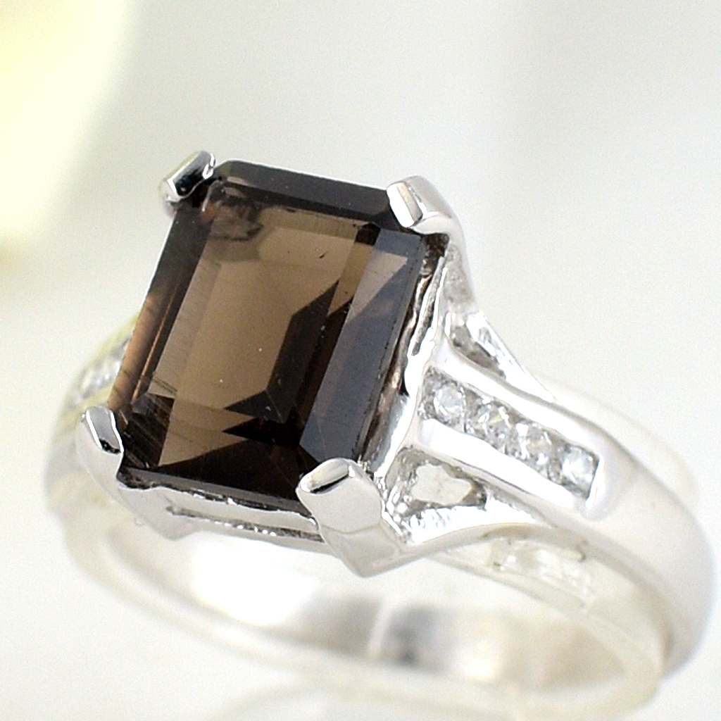 แหวนเงินแท้ราคาถูกชุบทองคำขาว พลอยแท้สโมกกี้ควอทซ์ 2.35 กะรัต เพชรCZ 0.24 กะรัต งานประณีตสวยงาม สั่งผลิตค่ะ