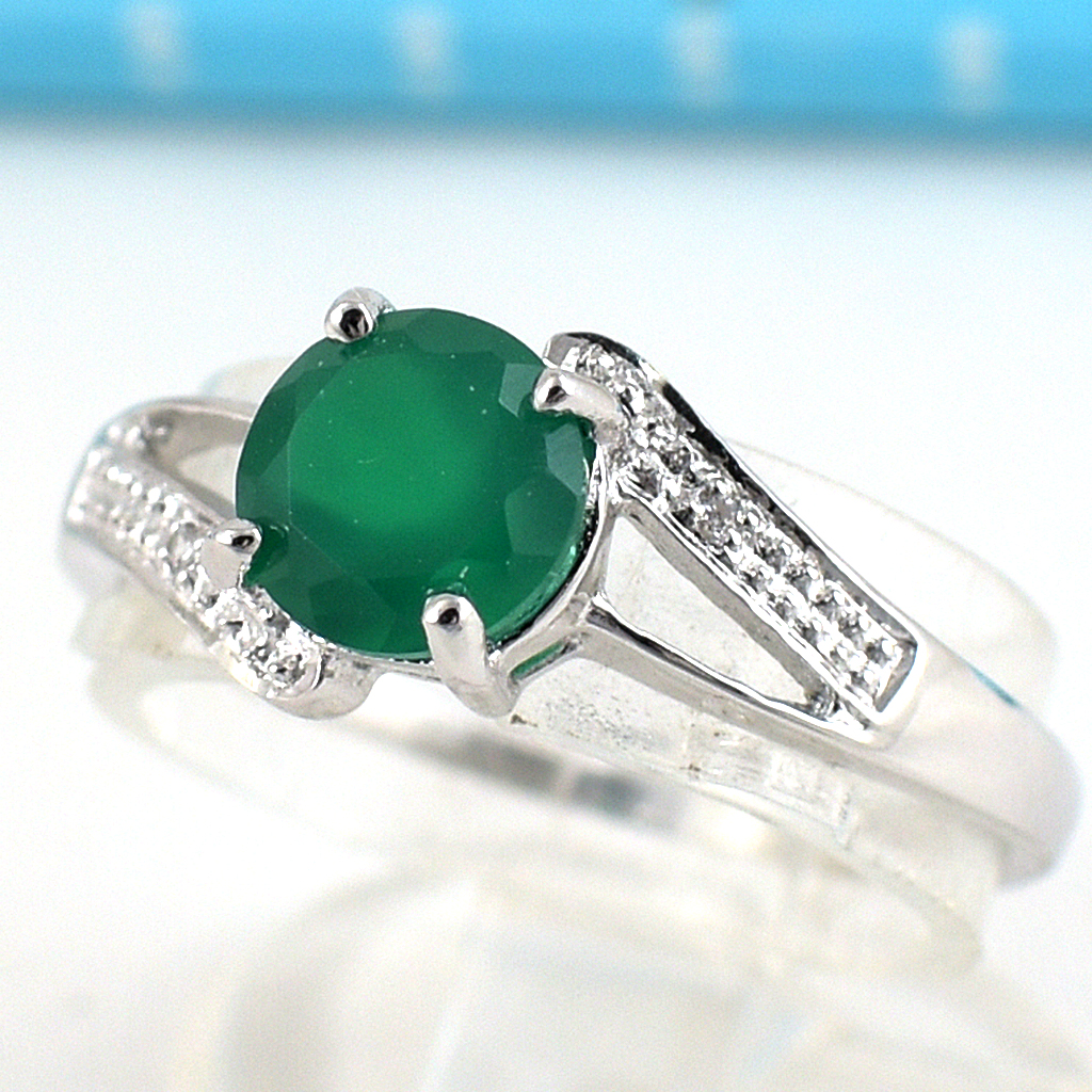 แหวนเงินแท้ราคาถูกชุบทองคำขาว พลอยแท้กรีนอะเกท 0.80 กะรัต เพชรCZ 0.02 กะรัต งานประณีตสวยงาม สั่งผลิตค่ะ