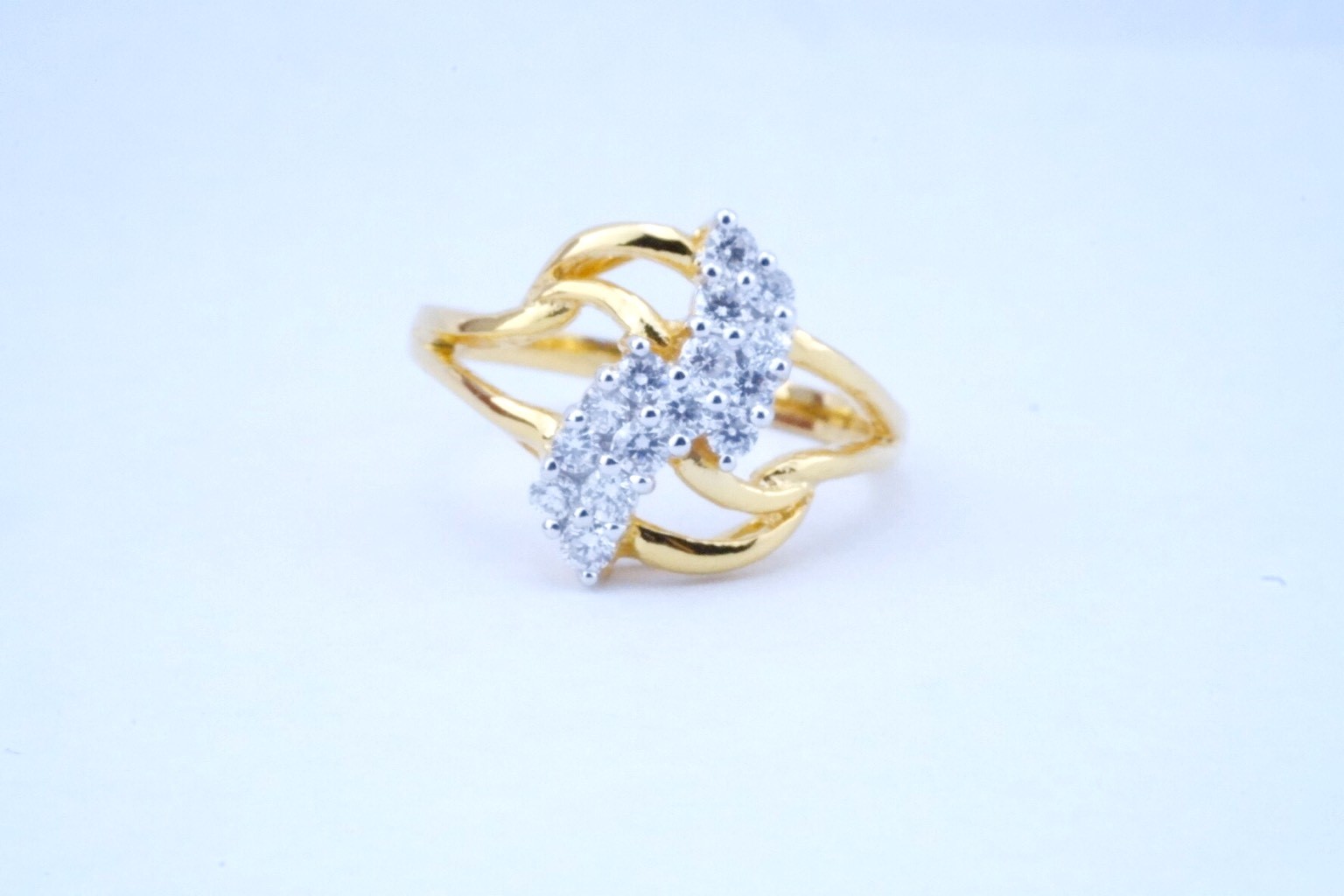 สั่งผลิตเพชรเบลเยี่ยมคัท แหวนแต่งงาน แหวนหมั้น ใส่เที่ยว ออกงาน แหวนทองคำ 18K เพชรแท้ 0.44 กะรัต 3.95 กรัม น้ำ 99 ราคาถูกมาก มีใบรับประกันค่ะ