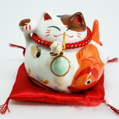 แมวกวักเซรามิคWH8 ถือปลา