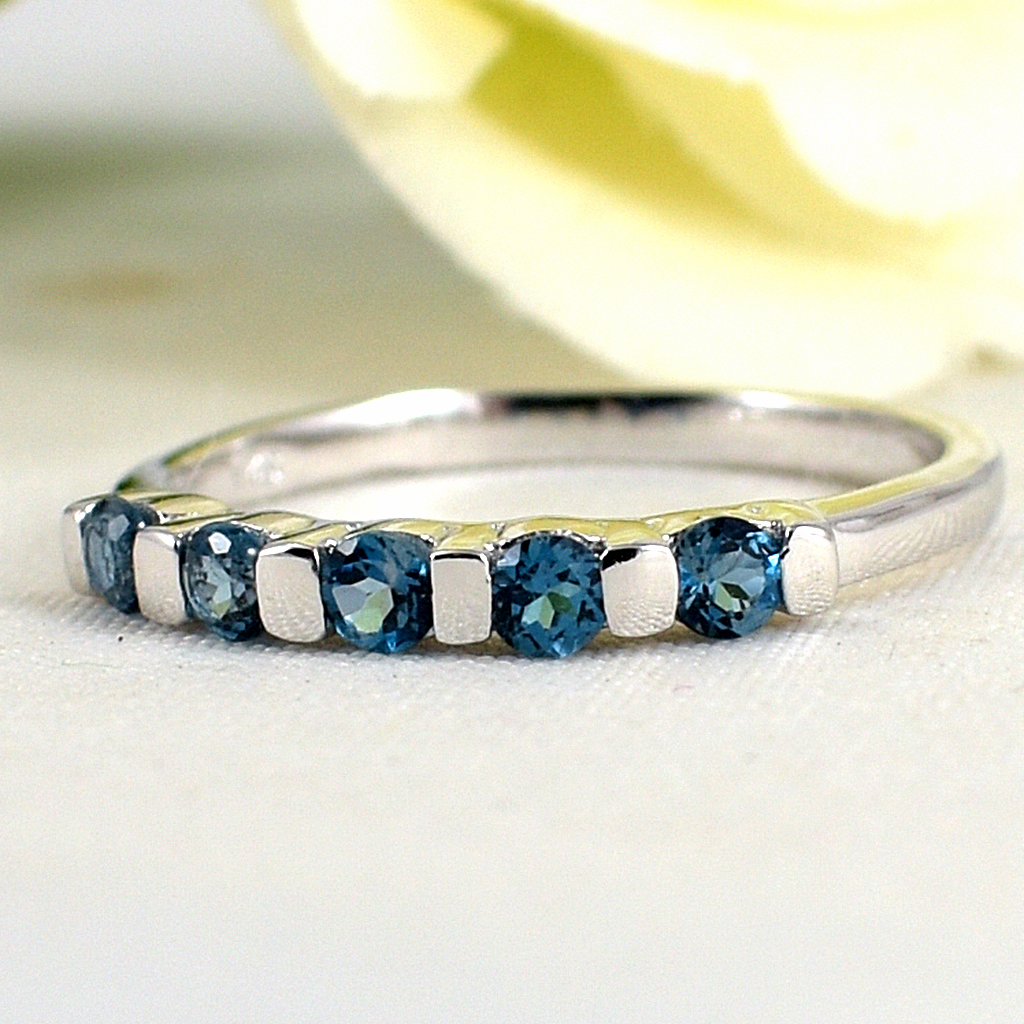 แหวนเงินแท้ราคาถูกชุบทองคำขาว ลอนดอนบลูโทปาซแท้ 0.55 กะรัต งานประณีตสวยงาม สั่งผลิตค่ะ