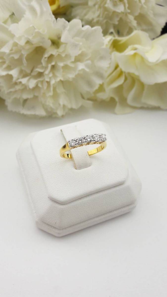 สั่งผลิตเพชรเบลเยี่ยมคัท แหวนแต่งงาน แหวนหมั้น ใส่เที่ยว ออกงาน แหวนทองคำ 18K เพชรแท้ 0.35 กะรัต 2.88 กรัม น้ำ 99 ราคาถูกมาก มีใบรับประกันค่ะ