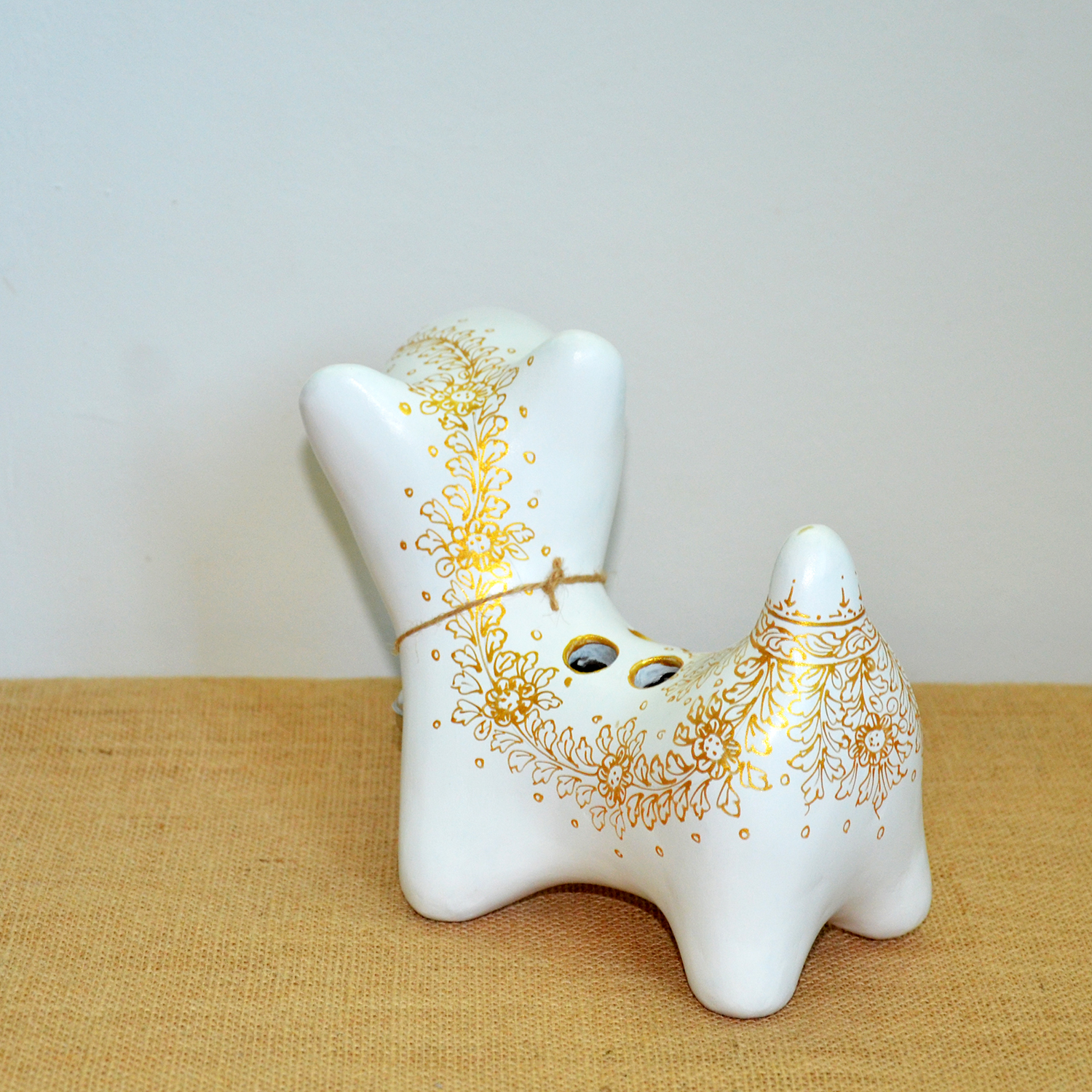 น้องหมาสีปากกา ขาวทอง