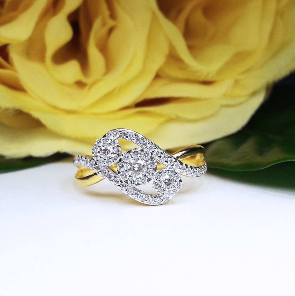 สั่งผลิตเพชรเบลเยี่ยมคัท แหวนแต่งงาน แหวนหมั้น ใส่เที่ยว ออกงาน แหวนทองคำ 18K เพชรแท้ 0.44 กะรัต 3.24 กรัม น้ำ 99 ราคาถูกมาก มีใบรับประกันค่ะ