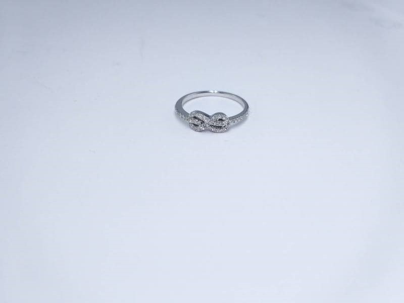 สั่งผลิตเพชรเบลเยี่ยมคัท แหวนแต่งงาน แหวนหมั้น ใส่เที่ยว ออกงาน แหวนทองขาว 18K เพชรแท้ 0.26 กะรัต 2.01 กรัม น้ำ 99 ราคาถูกมาก มีใบรับประกันค่ะ