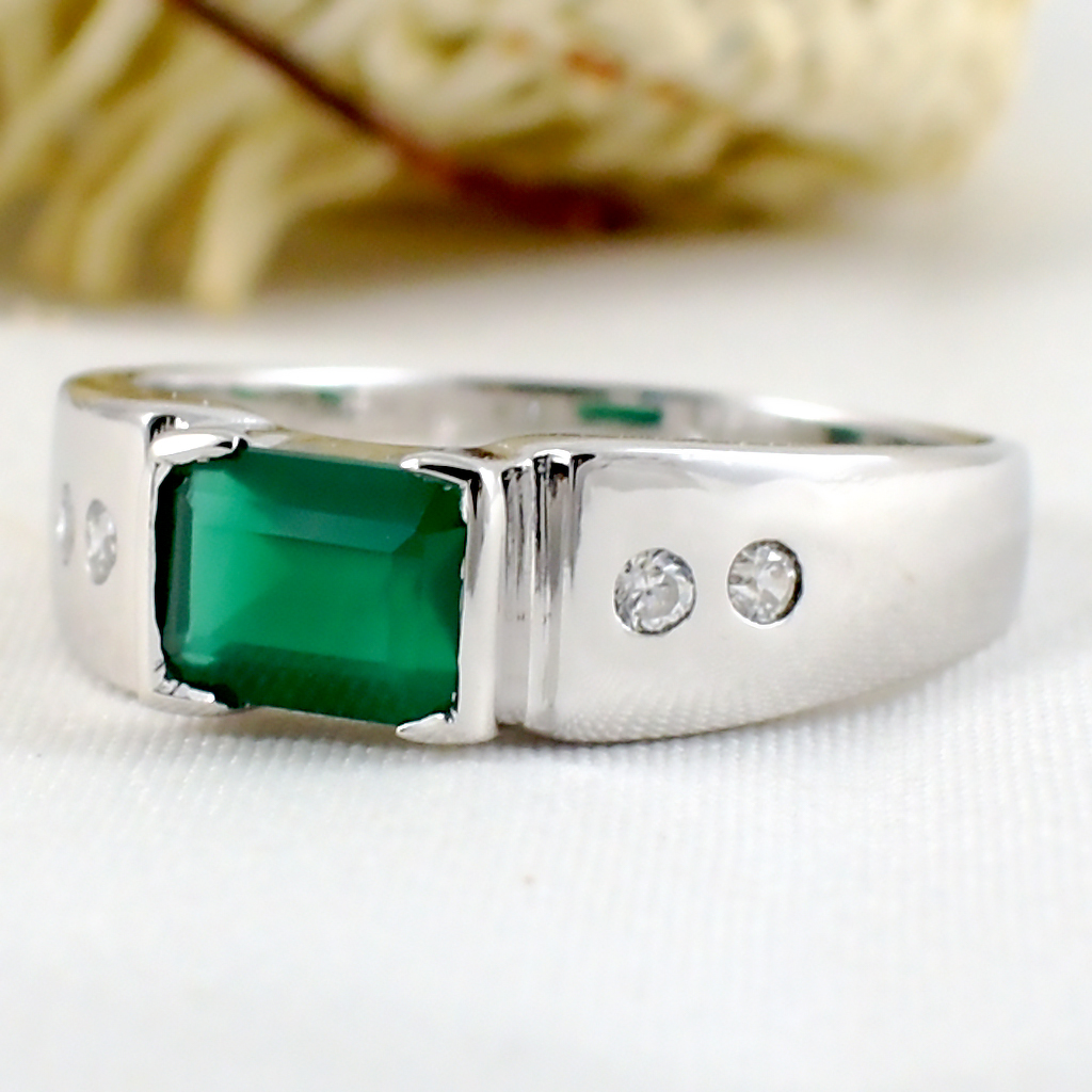 แหวนเงินแท้ราคาถูกชุบทองคำขาว พลอยแท้กรีนอะเกท 0.75 กะรัต เพชรCZ 0.12 กะรัต งานประณีตสวยงาม สั่งผลิตค่ะ