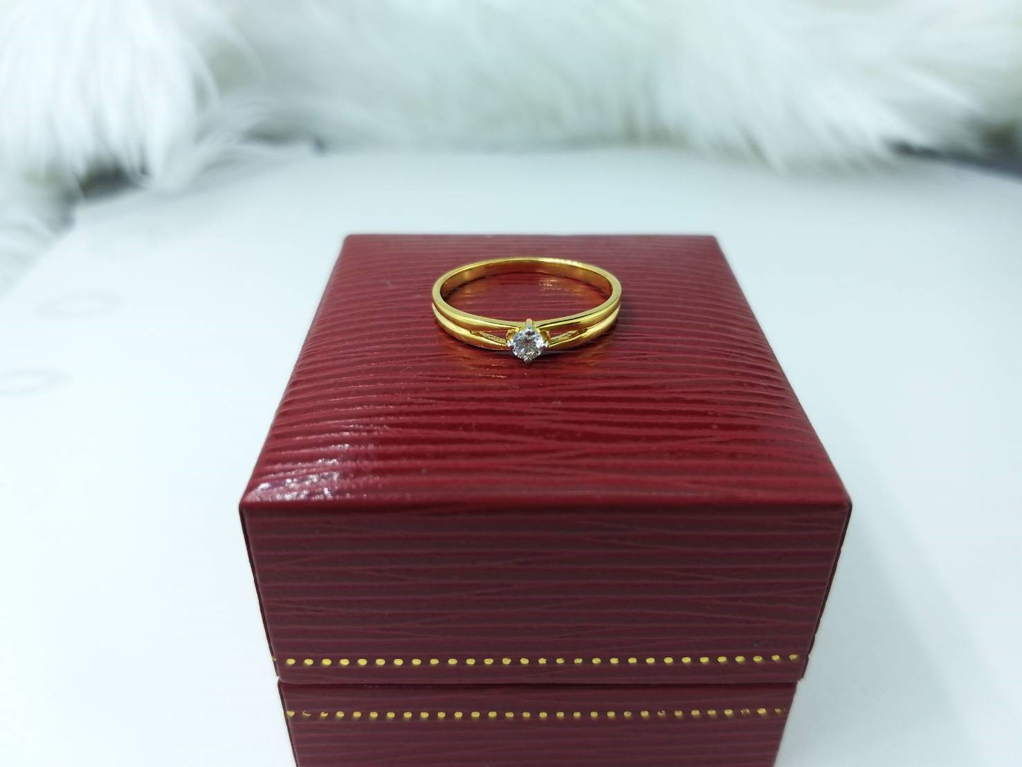 สั่งผลิตเพชรเบลเยี่ยมคัท แหวนแต่งงาน แหวนหมั้น ใส่เที่ยว ออกงาน แหวนทองคำ 18K เพชรแท้ 0.11 กะรัต 1.68 กรัม น้ำ 99 ราคาถูกมาก มีใบรับประกันค่ะ