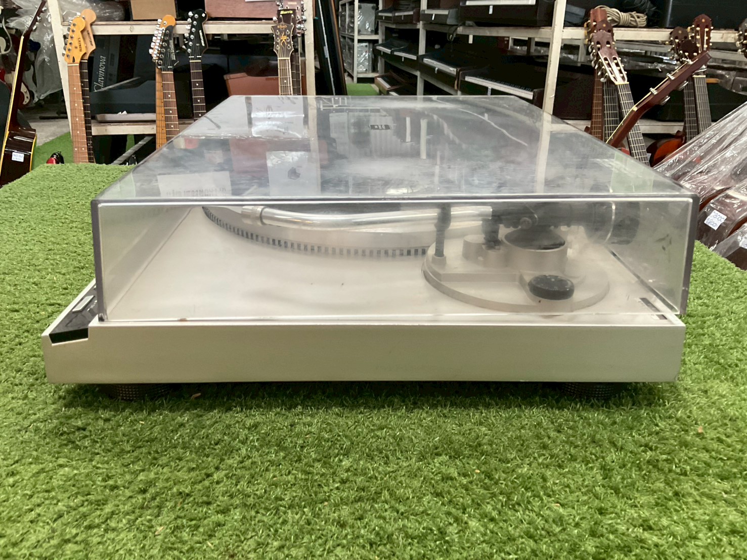 เครื่องเล่นแผ่นเสียง Technics : SL-Q33