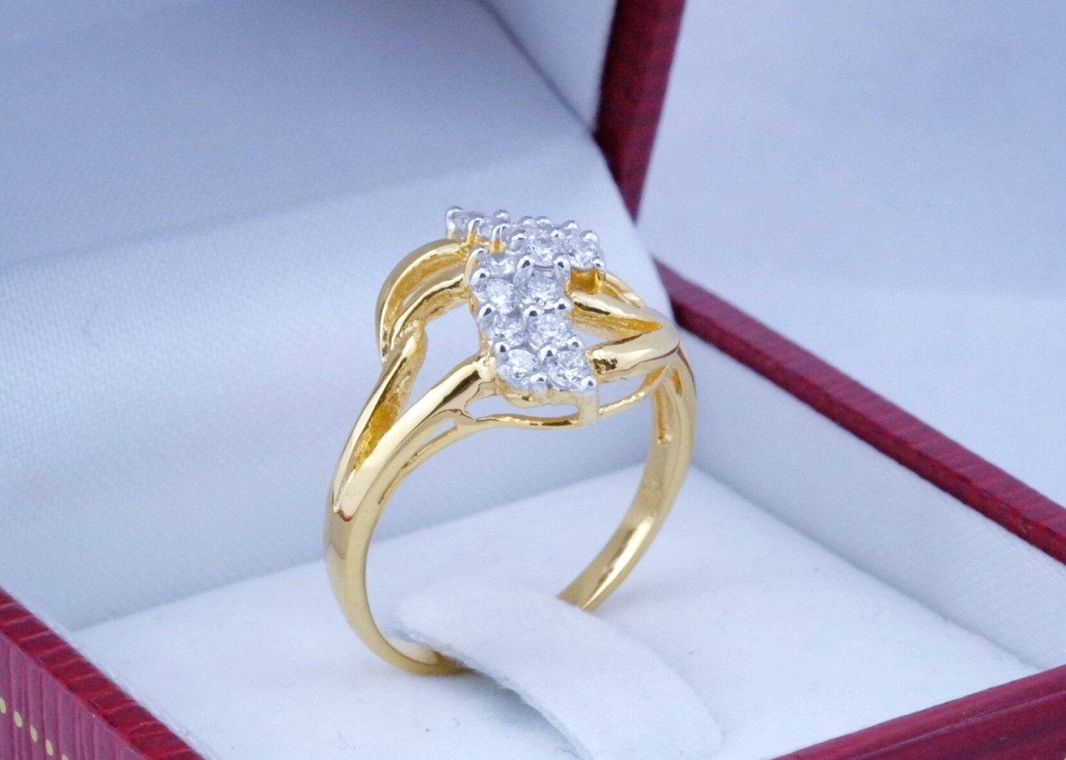 สั่งผลิตเพชรเบลเยี่ยมคัท แหวนแต่งงาน แหวนหมั้น ใส่เที่ยว ออกงาน แหวนทองคำ 18K เพชรแท้ 0.44 กะรัต 3.95 กรัม น้ำ 99 ราคาถูกมาก มีใบรับประกันค่ะ