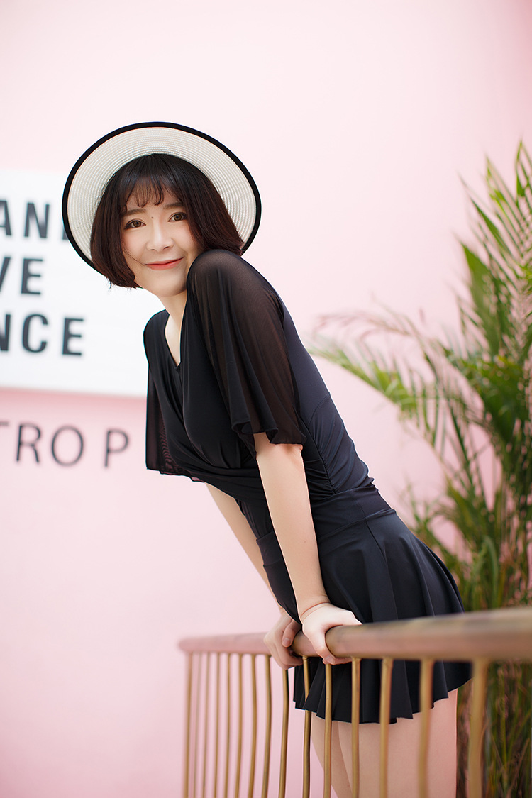 ชุดว่ายน้ำไซส์ 4 xl เซต 2 ชิ้น รอบอก 42-48 รอบเอว 36-42 สะโพก 42-50 นิ้ว กระโปรงตัวนอก รอบเอว 34-42 สะโพกฟรี ยาว 15นิ้ว ผ้าดี งานสวยมากๆค่ะ