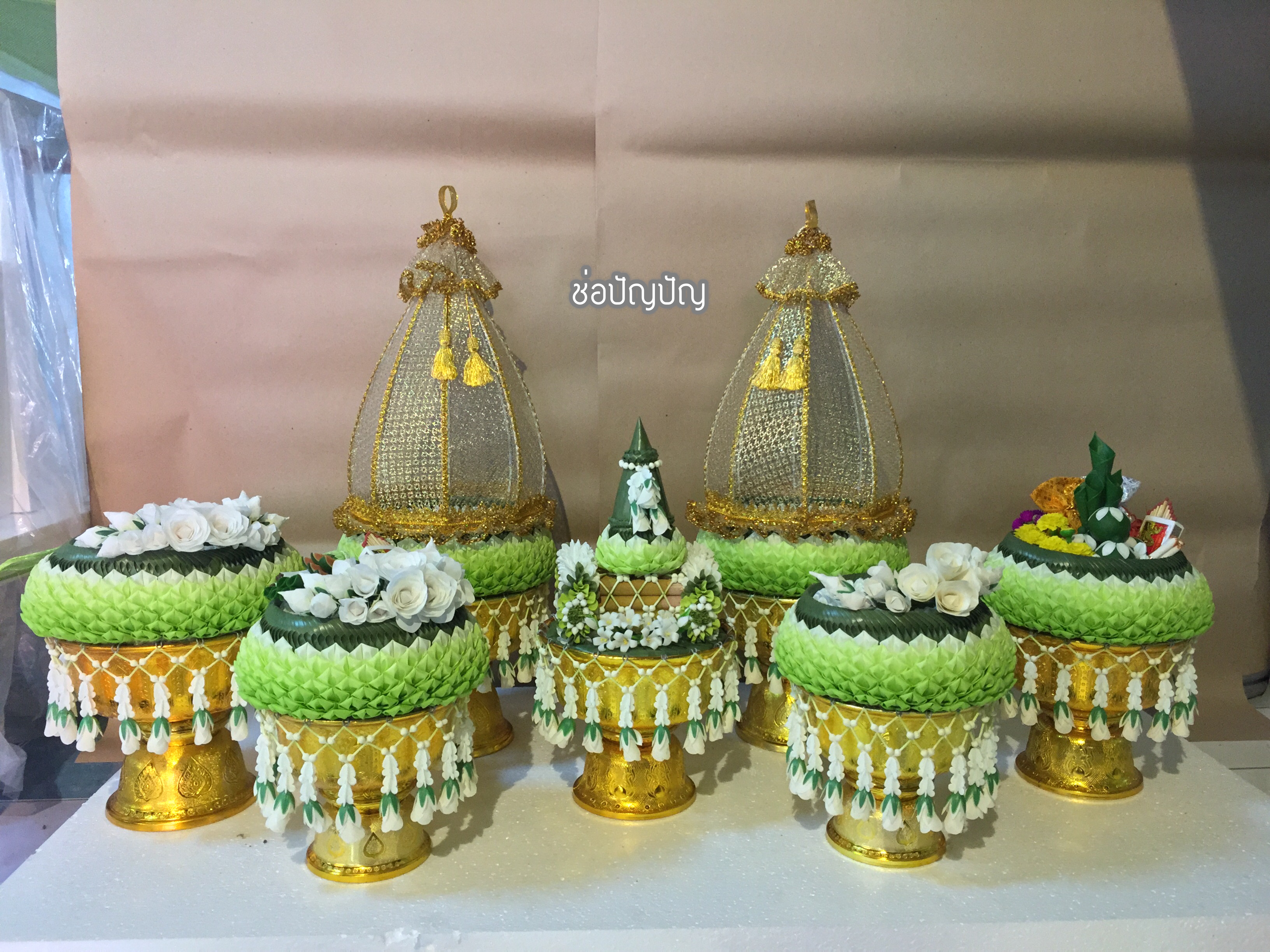 ขันหมากผ้า โทนขาวเขียว (7พานฝาชี1คู่)