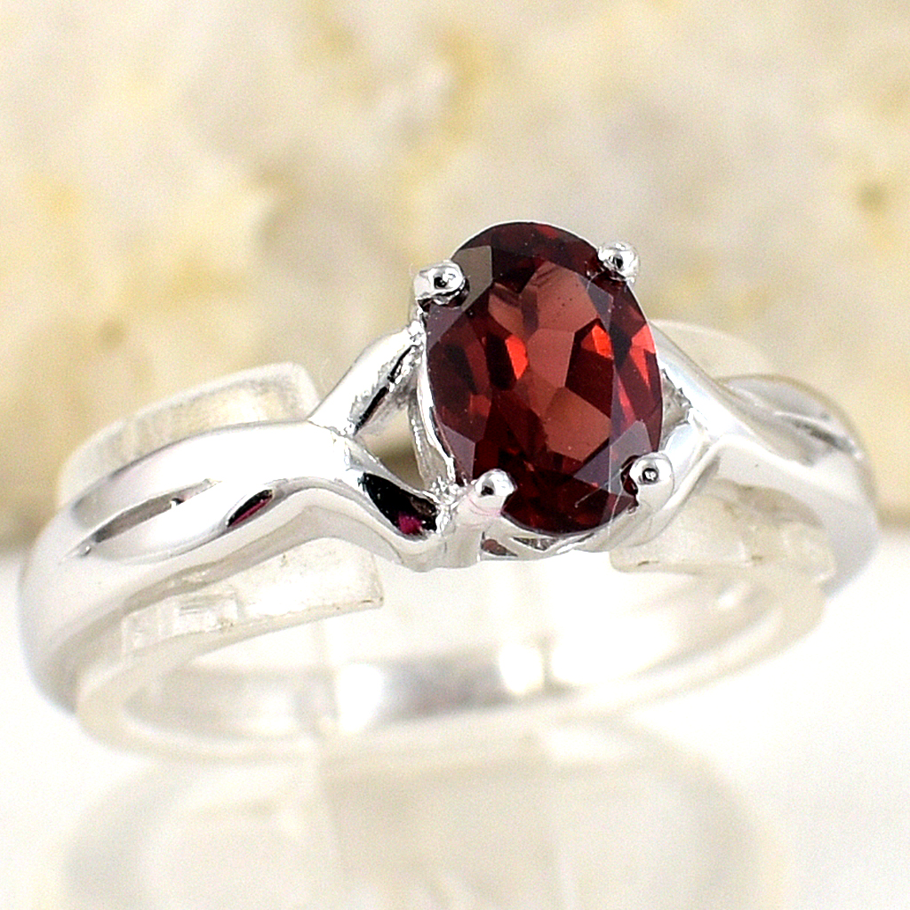 แหวนเงินแท้ราคาถูกชุบทองคำขาว โกเมนแท้ 0.95 กะรัต งานประณีตสวยงาม สั่งผลิตค่ะ