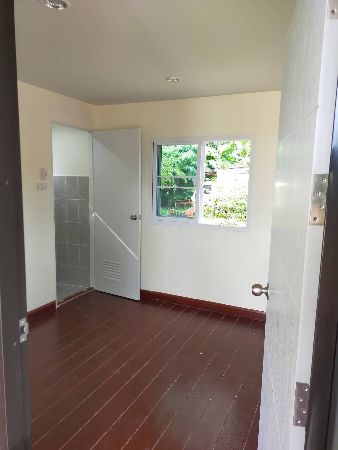 2นอน1นั่งเล่น2ห้องน้ำ บ้านน็อคดาวน์ ป.เจริญ