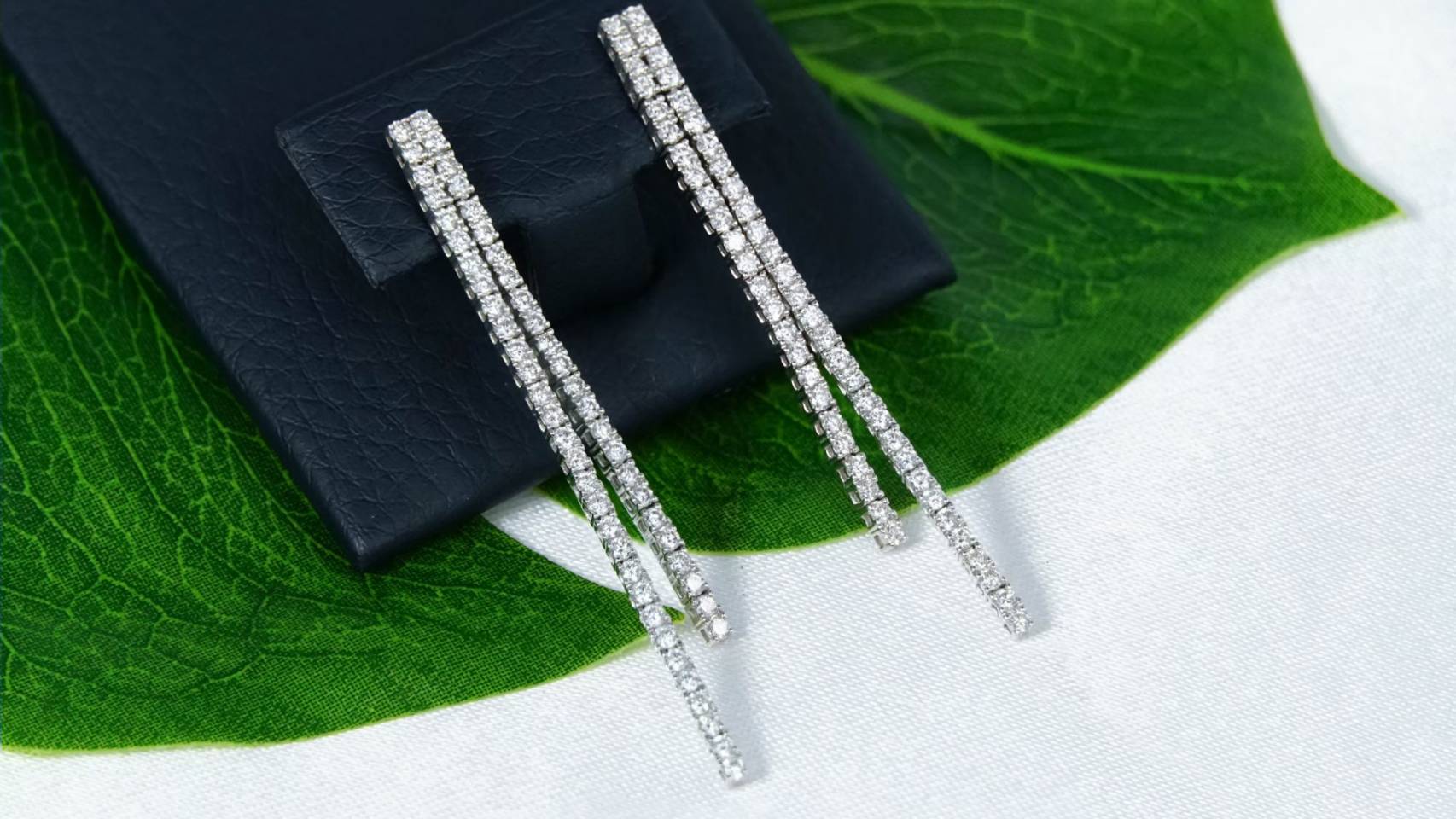 ต่างหูทอง เพชรแท้ Gold 18K 5.90g D 108/1.72 ct