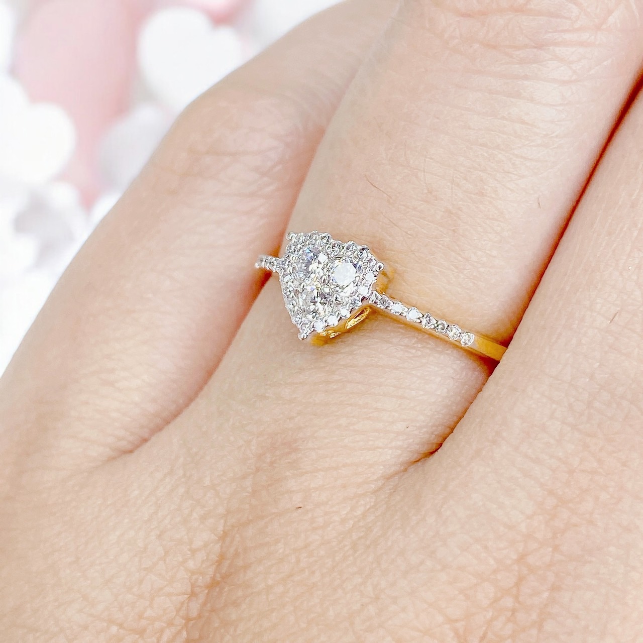 Heart Promise Ring Setting แหวนเพชรกลมฝังรวมเป็นรูปหัวใจ ประดับเพชรแถวตรงบ่าข้างสวย น่ารักมากๆค่ะ