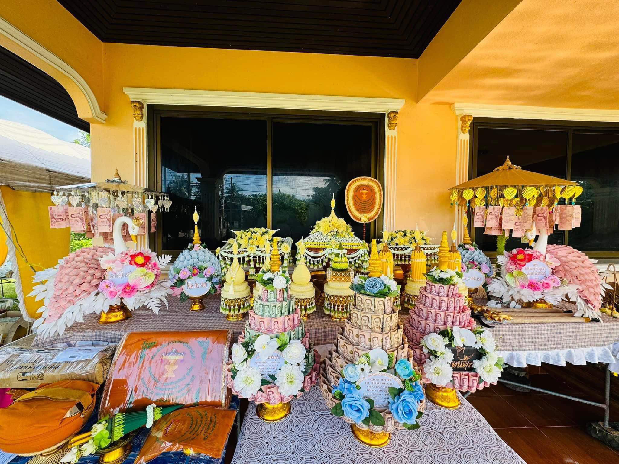 เครื่องบวชดอกไม้ประดิษฐ์ โทนสีเหลือง