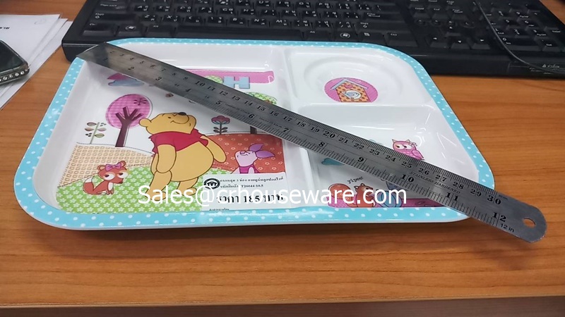 จานหลุม 3 ช่อง 10.5 นิ้ว ลาย Poo Blue Sport White