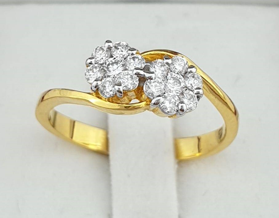 สั่งผลิตเพชรเบลเยี่ยมคัท แหวนแต่งงาน แหวนหมั้น ใส่เที่ยว ออกงาน แหวนทองคำ 18K เพชรแท้ 0.39 กะรัต 3.17 กรัม น้ำ 99 ราคาถูกมาก มีใบรับประกันค่ะ