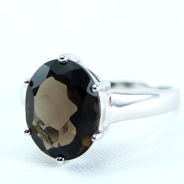 แหวนเงินแท้ราคาถูกชุบทองคำขาว พลอยแท้สโมกกี้ควอทซ์ 2.25 กะรัต งานประณีตสวยงาม สั่งผลิตค่ะ