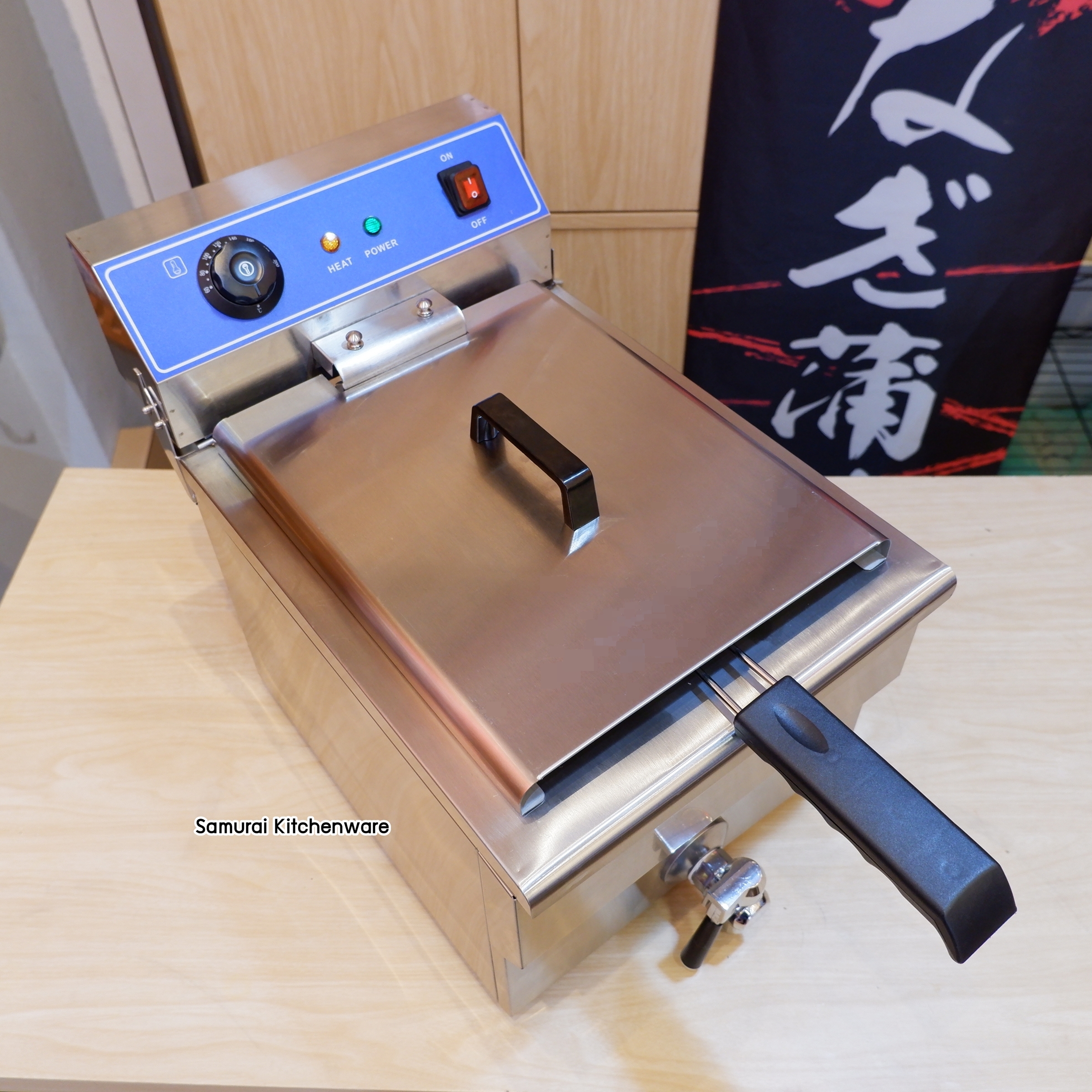 หม้อทอดไฟฟ้า พร้อมวาล์วถ่ายน้ำมัน (19 ลิตร)