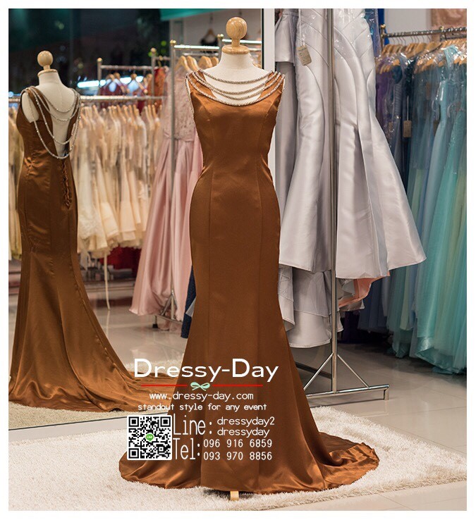 รหัส ชุดราตรียาว : PF012 - 1 ชุดราตรียาว เดรสออกงาน ชุดไปงานแต่งงาน ชุดแซก สีน้ำตาล โชว์หลัง มีสายประดับสวยๆ ที่ด้านหลังและหน้า เรียบหรูมากๆ เหมาะสำหรับงานแต่งงาน งานกลางคืน กาล่าดินเนอร์