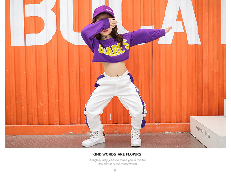 ชุดเต้น เสื้อครอป แขนยาว Chare' พร้อมกางเกงวอร์ม