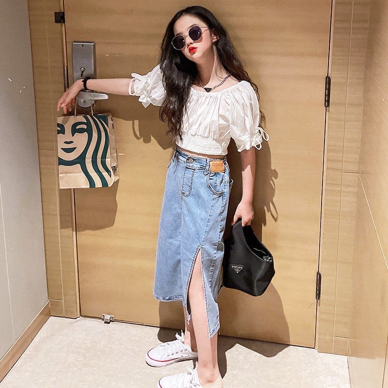 ชุดเด็ก ชุดยีนส์ ชุดเสื้อแขนกุด เปิดหลัง +กางเกงยีนส์ขายาว ลายอักษร