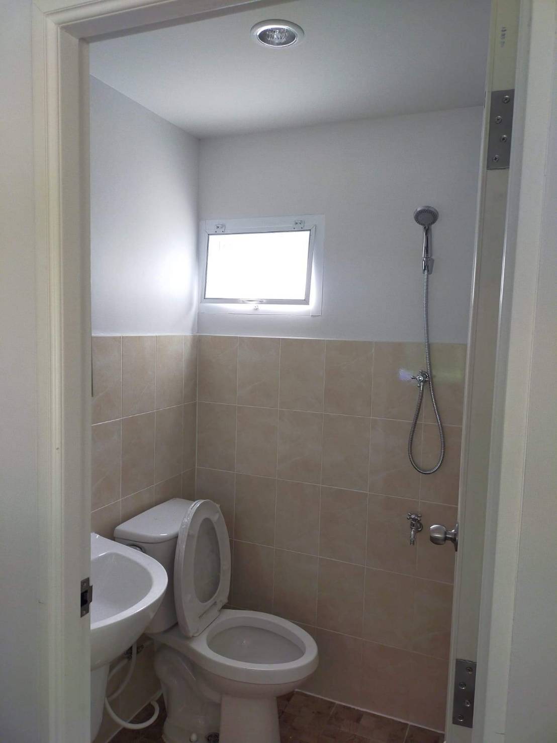 1ห้อง1ห้องน้ำ รวมติดตั้งเทพื้น