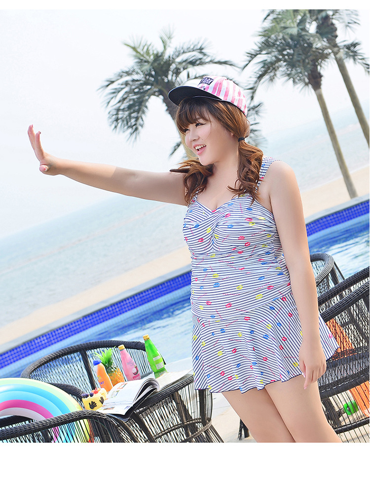 ชุดว่ายน้ำคนอ้วน 4xl วันพีช รอบอก 34-42 รอบเอว 28-34 สะโพก 36-44 ยาว 32 นิ้วค่ะ เนื้่อผ้าดี งานสวยมากค่ะ