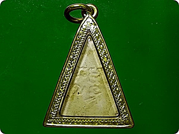 พระธรรมขันธุ์ วัดปากน้ำ ภาษีเจริญ กรุงเทพมหานคร เลี่ยมทองคำพร้อมแขวน