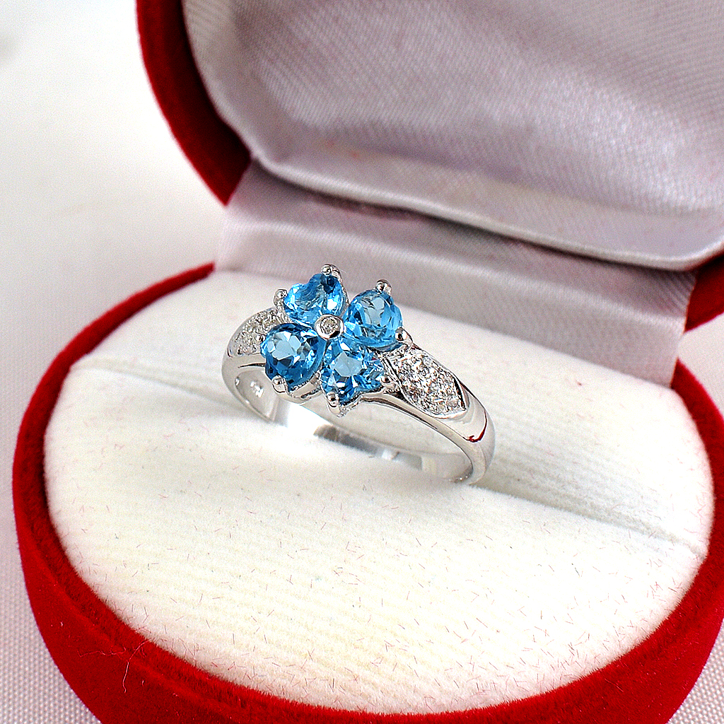 แหวนเงินแท้ราคาถูกชุบทองคำขาว สวิสบลูโทปาซแท้ 1.40 กะรัต เพชรCZ 0.15 กะรัต งานประณีตสวยงาม สั่งผลิตค่ะ