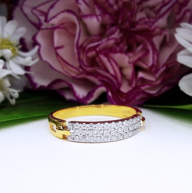 สั่งผลิตเพชรเบลเยี่ยมคัท แหวนแต่งงาน แหวนหมั้น ใส่เที่ยว ออกงาน แหวนทองคำ 18K เพชรแท้ 0.20 กะรัต 2.40 กรัม น้ำ 99 ราคาถูกมาก มีใบรับประกันค่ะ