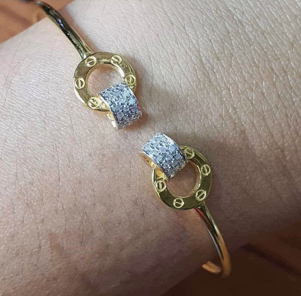 พร้อมส่งและสั่งผลิตกำไลทองเพชรแท้แบรนด์หรู แต่งงาน หมั้น ใส่เที่ยว ออกงาน ทองคำ 9K เพชรกุหลาบแท้ 0.16 กะรัต 48 เม็ด ราคาถูกมาก ส่งฟรี