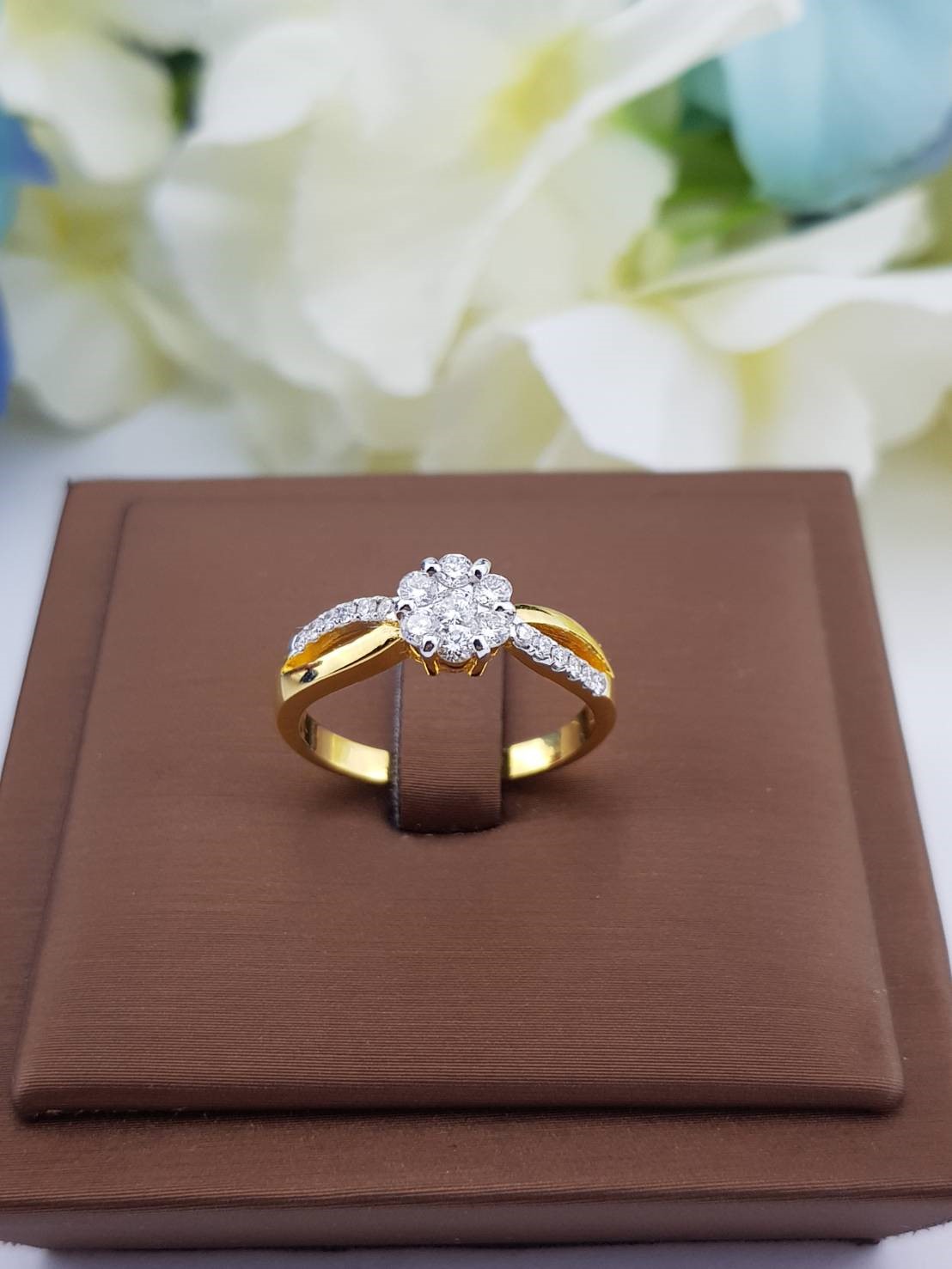 สั่งผลิตเพชรเบลเยี่ยมคัท แหวนแต่งงาน แหวนหมั้น ใส่เที่ยว ออกงาน แหวนทองคำ 18K เพชรแท้ 0.43 กะรัต 3.77 กรัม น้ำ 99 ราคาถูกมาก มีใบรับประกันค่ะ