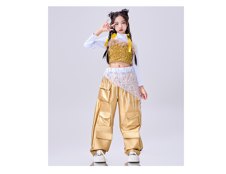 พร้อมส่ง ชุดเต้น เซ็ตเสื้อสายเดี่ยวปักเลื่อม+กางเกงวิ้ง