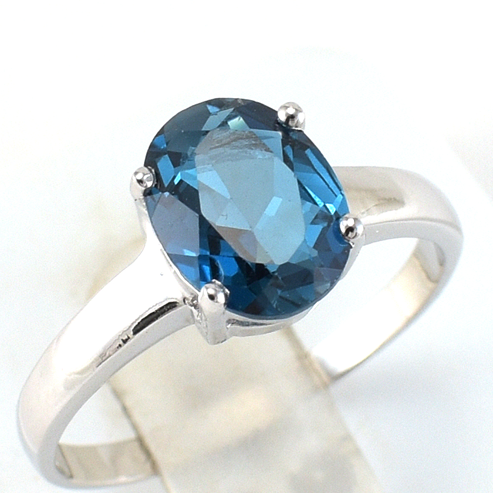 แหวนเงินแท้ราคาถูกชุบทองคำขาว ลอนดอนบลูโทปาซแท้ 2.25 กะรัต งานประณีตสวยงาม สั่งผลิตค่ะ