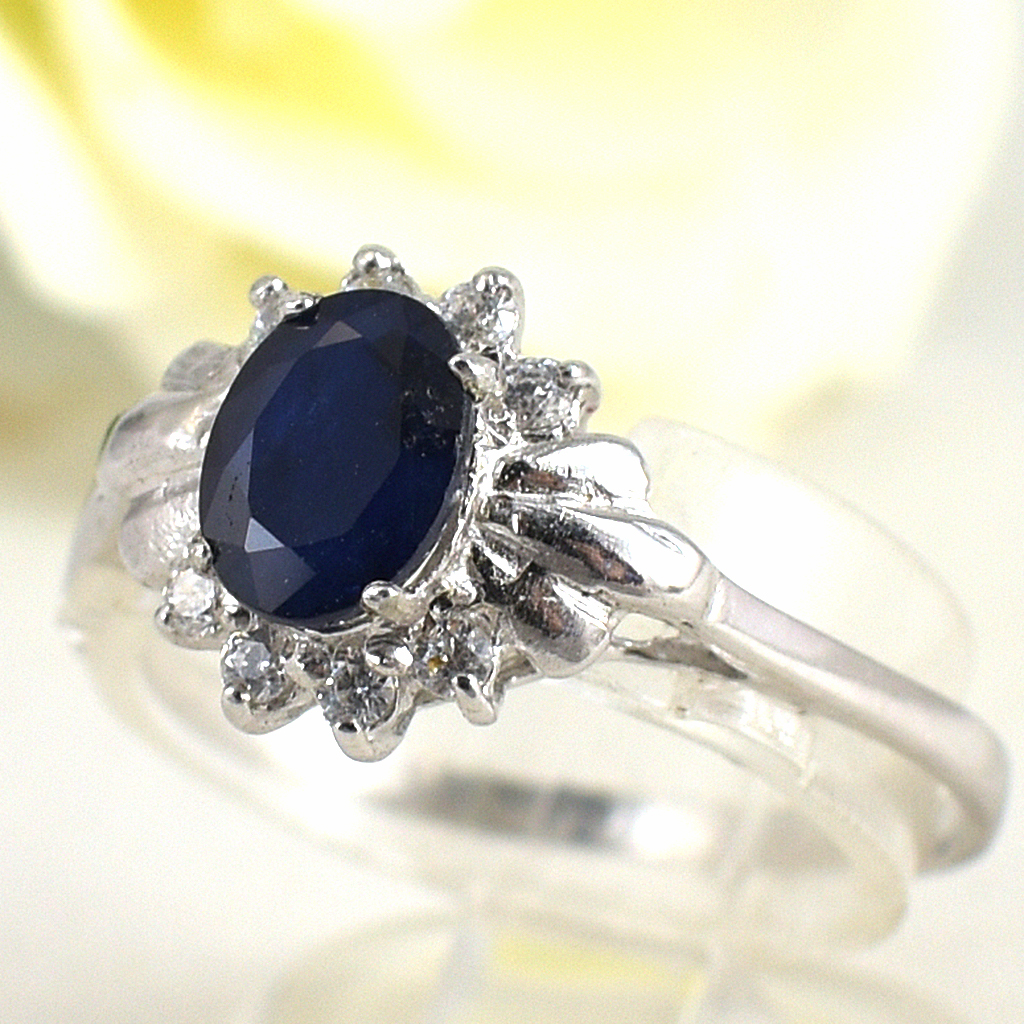 แหวนเงินแท้ราคาถูกชุบทองคำขาว ไพลินแท้ 0.95 กะรัต เพชรCZ 0.12 กะรัต งานประณีตสวยงาม สั่งผลิตค่ะ