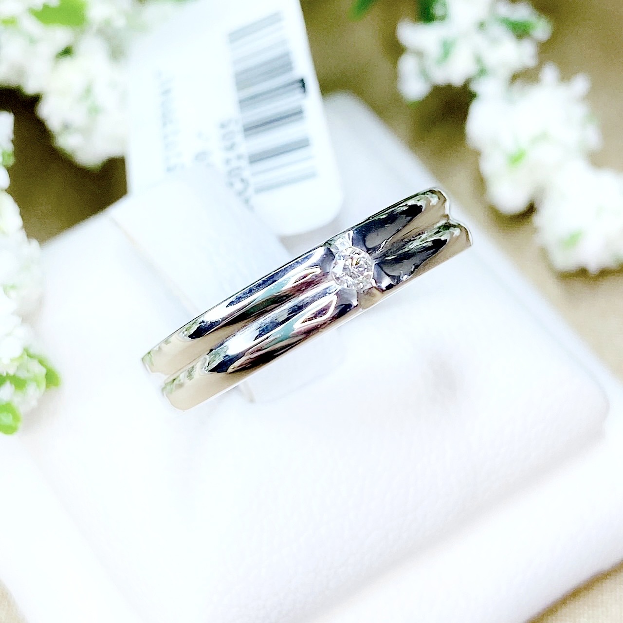 แหวนฝังเพชรทรงเกลี้ยงงานตัวเรือนนอกใส่สวยมากๆค่ะ ตัวเรือน White Gold. เพชรขาวสวย