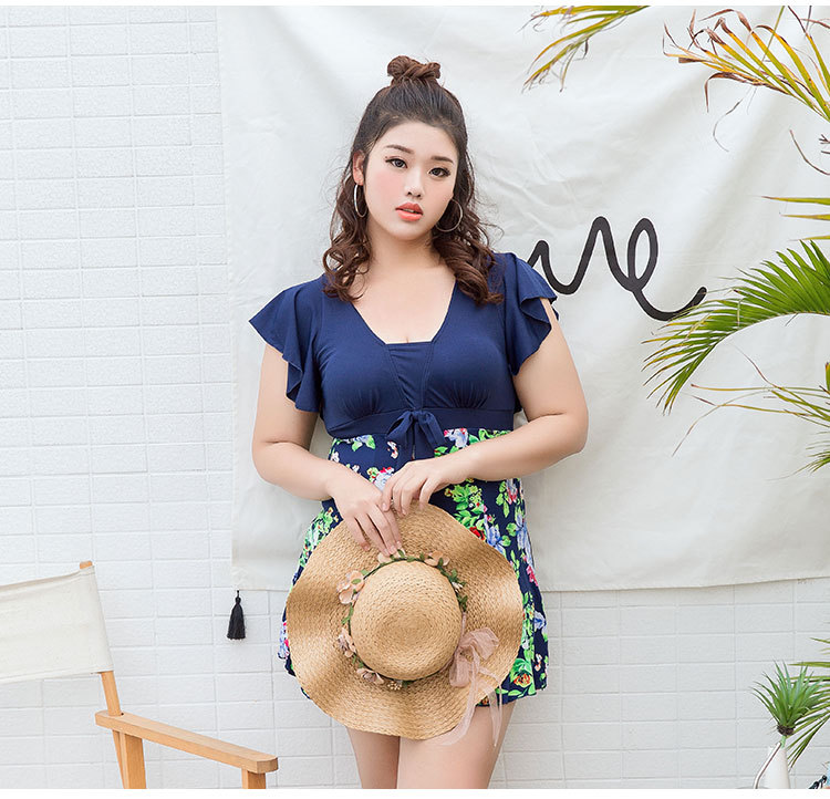 ชุดว่ายน้ำ วันพีช รอบอก 38-44 รอบเอว 32-40สะโพก 38-46 นิ้ว ยาว 30 นิ้ว ด้านในเป็นขาสั้นไม่แยกชิ้น ผ้าไม่หนานะคะ