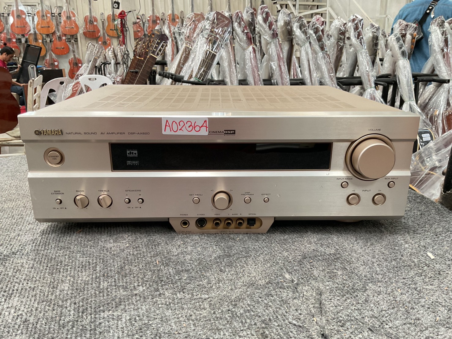 เครื่องขยายเสียง YAMAHA : DSP-AX620