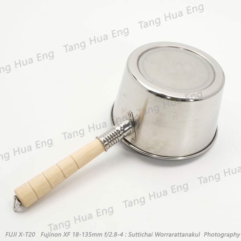 หม้อด้ามสเตนเลส 304ด้ามไม้ ขนาด 2 ลิตร