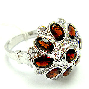 แหวนเงินแท้ราคาถูกชุบทองคำขาว พลอยแท้โกเมน 2.01 กะรัต เพชรCZ 0.24 กะรัต งานประณีตสวยงาม สั่งผลิตค่ะ