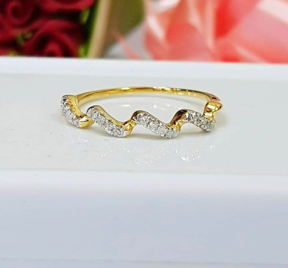 พร้อมส่งและสั่งผลิตแหวนเพชรแท้น่ารักๆ แหวนแต่งงาน แหวนหมั้น ใส่เที่ยว ออกงาน แหวนทองคำ 9K เพชรกุหลาบแท้ 0.08 กะรัต 16 เม็ด ราคาถูกมาก ส่งฟรี