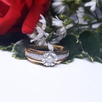 สั่งผลิตเพชรเบลเยี่ยมคัท แหวนแต่งงาน แหวนหมั้น ใส่เที่ยว ออกงาน แหวนทองคำ 18K เพชรแท้ 0.36 กะรัต 4.37 กรัม น้ำ 99 ราคาถูกมาก มีใบรับประกันค่ะ